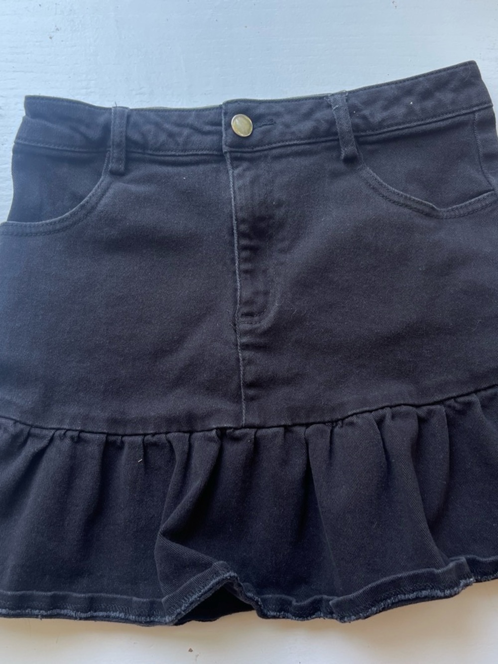 Black Mini Ruffle Denim Skirt - Hunter & Brown